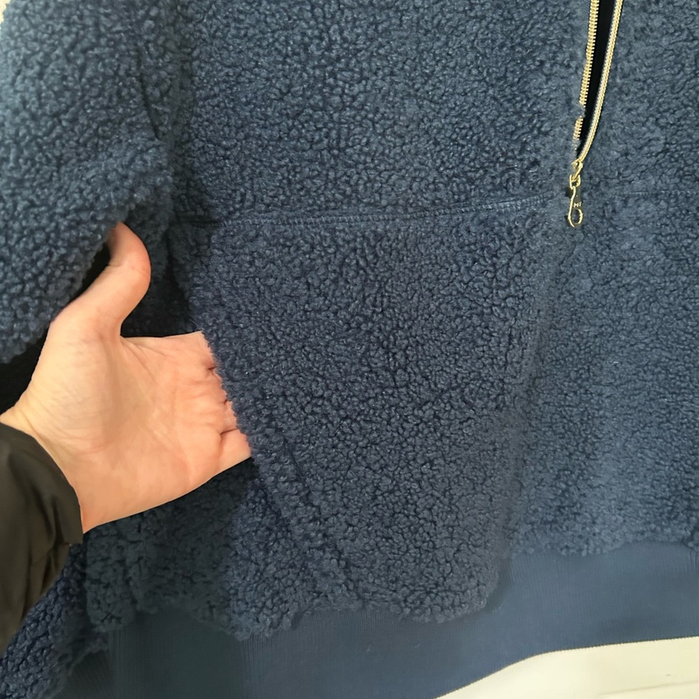 Fuzzy half zip pullover - Picture 5 of 5